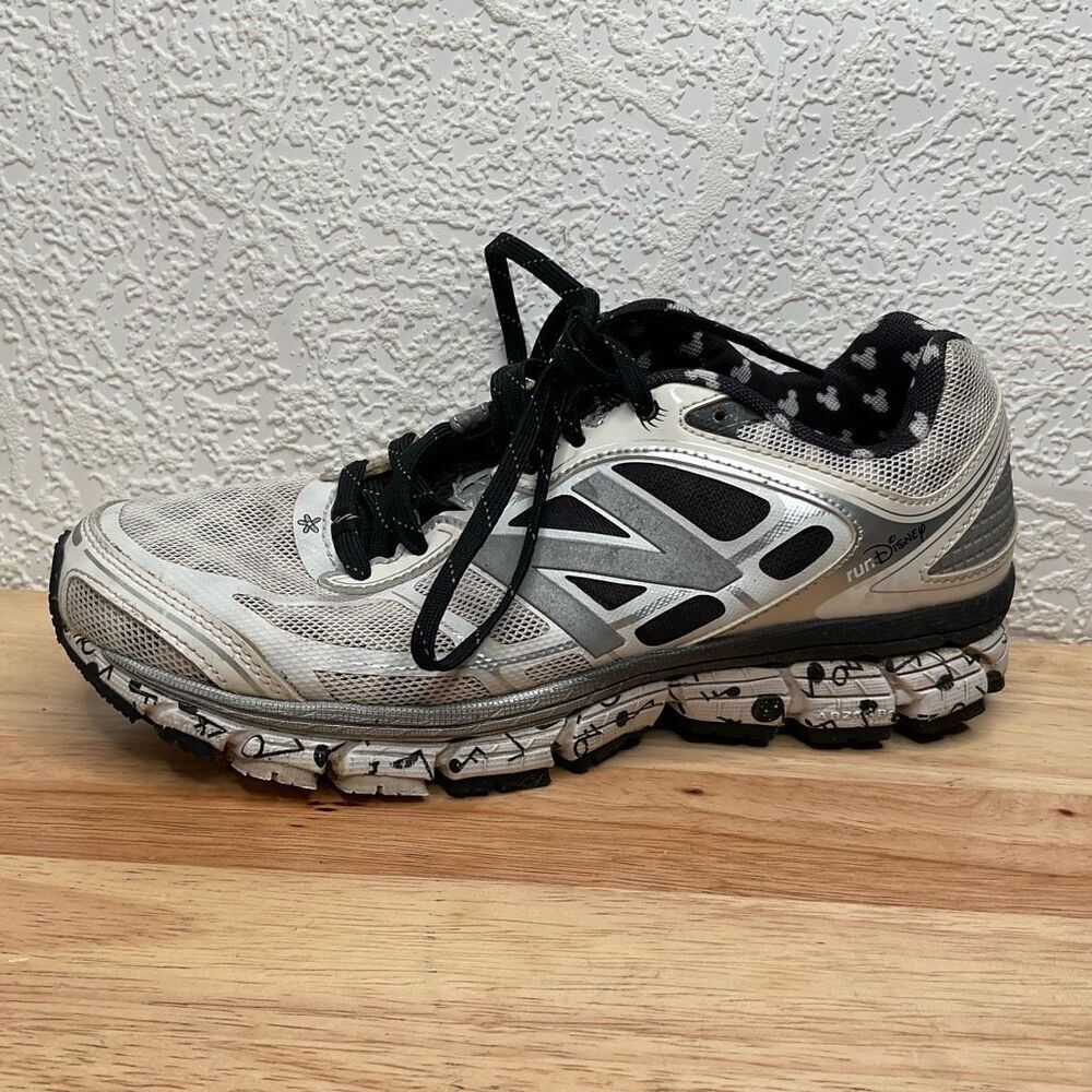 New Balance Womens 2014 Run‎ Disney Minnie Mouse Running Shoes W860DIS5 Size 7,5